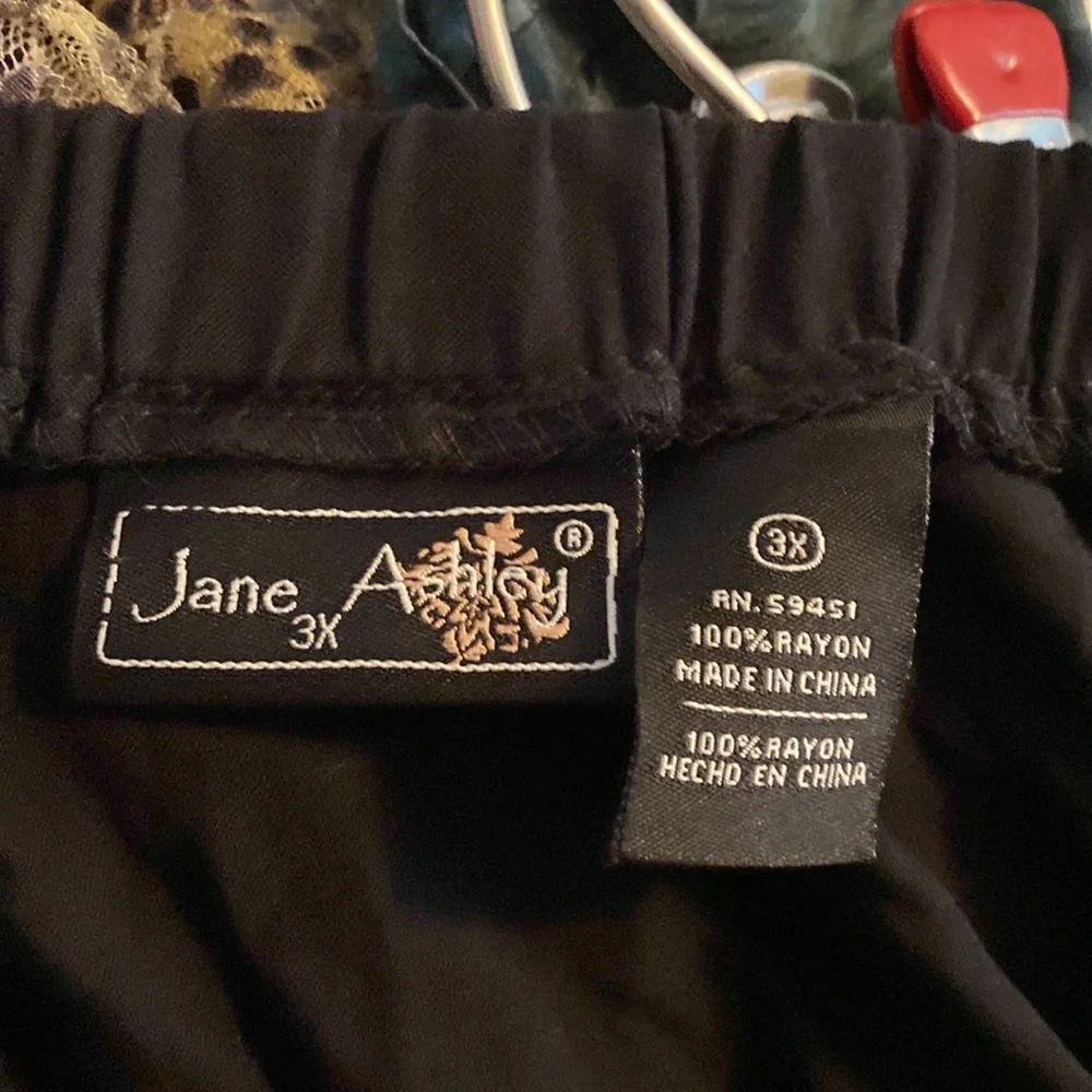 💜💜 JANE ASHLEY Black Embroidered Skirts NWT